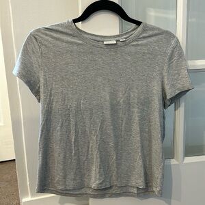 Babaton everyday t shirt, size medium!